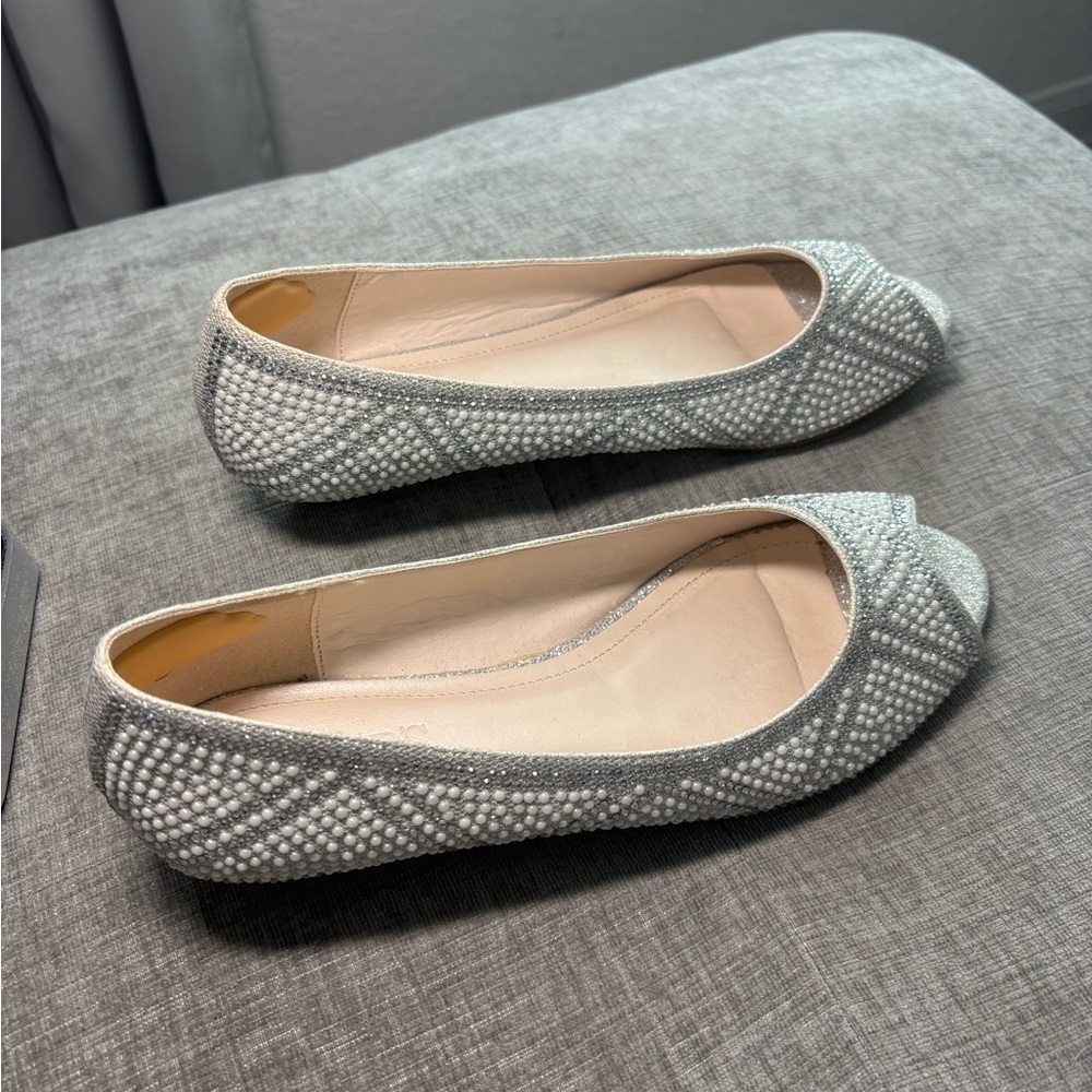 David's Bridal Silver Rhinestone Flats Sz 7.5